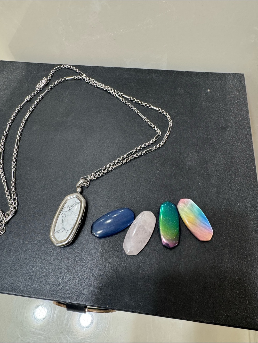 Silver Tone Interchangeable Kendra Scott Pendant Necklace with Extra Stones